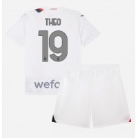 AC Milan Theo Hernandez #19 Bortaställ Barn 2023-24 Korta ärmar (+ Korta byxor)